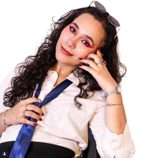 Ellen de gravata e camisa branca falando ao celular, no modo advogada total